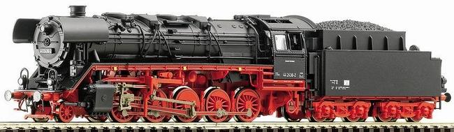 Steam locomotive BR 44<br /><a href='images/pictures/Roco/36011.jpg' target='_blank'>Full size image</a>